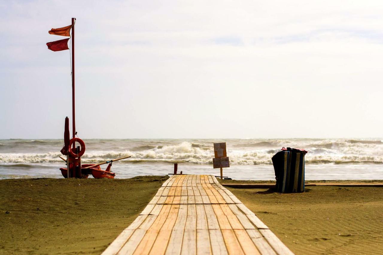 Open Space On The Sea Of Rome !:) Lido di Ostia Exterior foto